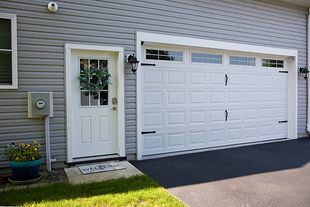24/7 Emergency Garage Door Panel Replacement experts in Pearland, TX